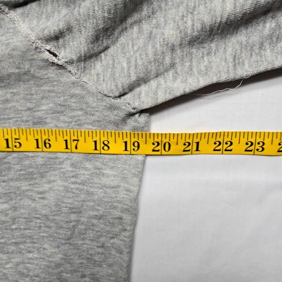 Vintage Mickey Mouse Sweatshirt Gray Graphic Large Raglan Sleeve Disney 80s - Picture 13 of 14